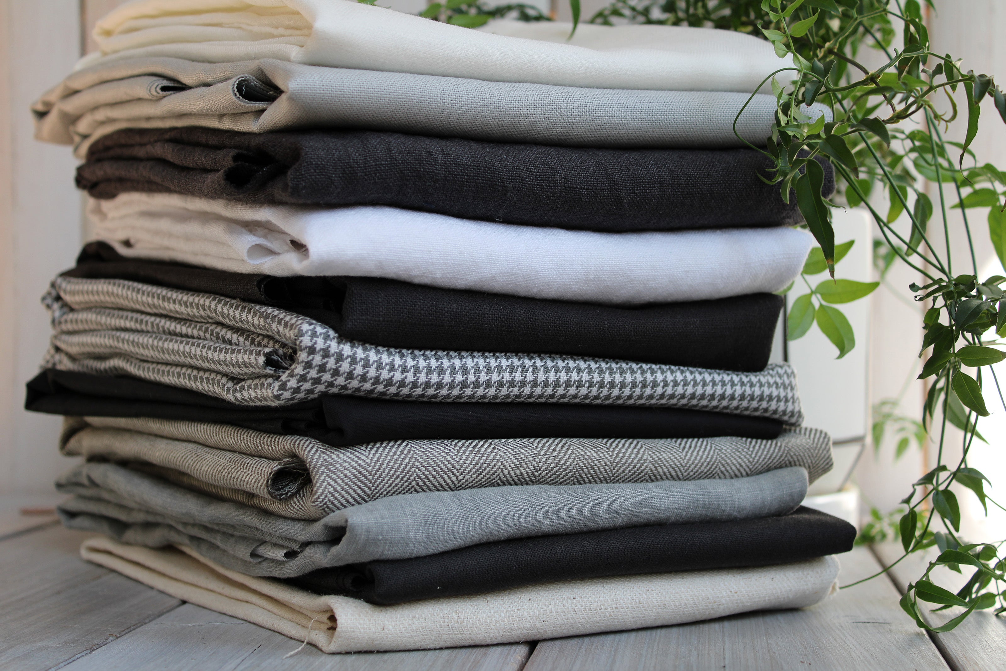 100% Linen Fabric by the Yard / Gray Black Linen Fabric / Buy Linen Online